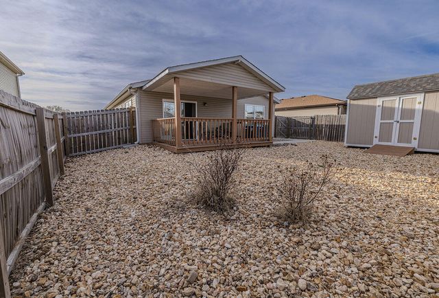 185 Pin Oak Court, Hollister, MO 65672