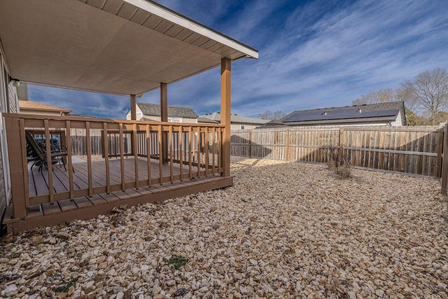 185 Pin Oak Court, Hollister, MO 65672