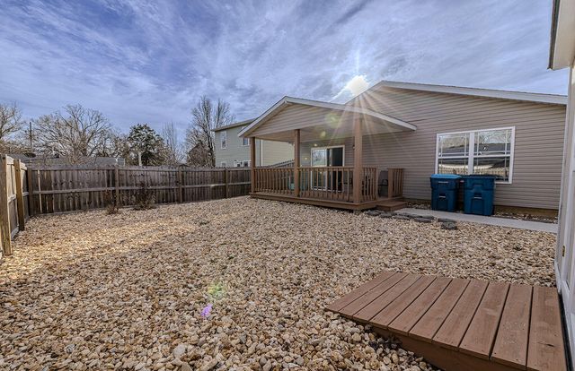 185 Pin Oak Court, Hollister, MO 65672