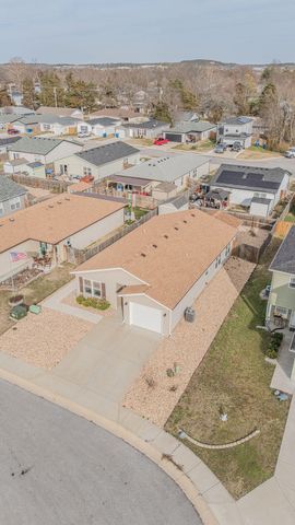 185 Pin Oak Court, Hollister, MO 65672