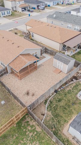 185 Pin Oak Court, Hollister, MO 65672