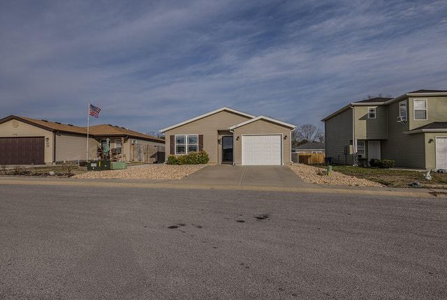 185 Pin Oak Court, Hollister, MO 65672