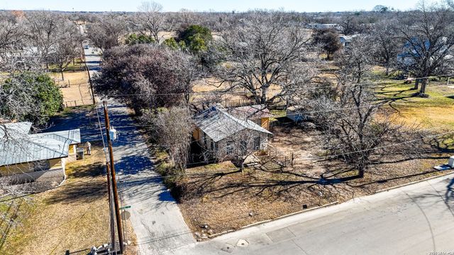 964 N Union Ave, New Braunfels, TX 78130