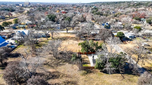 964 N Union Ave, New Braunfels, TX 78130