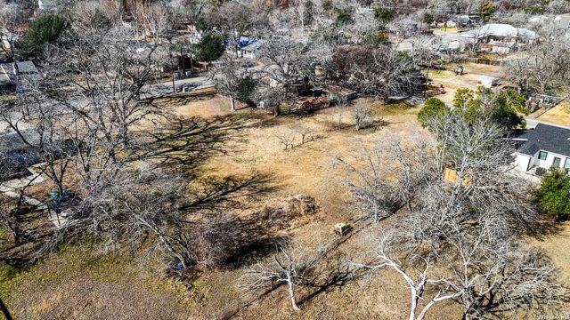 964 N Union Ave, New Braunfels, TX 78130