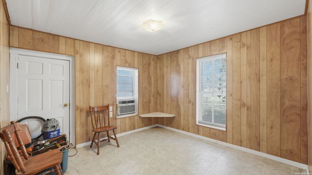 964 N Union Ave, New Braunfels, TX 78130