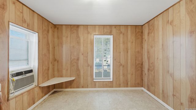 964 N Union Ave, New Braunfels, TX 78130