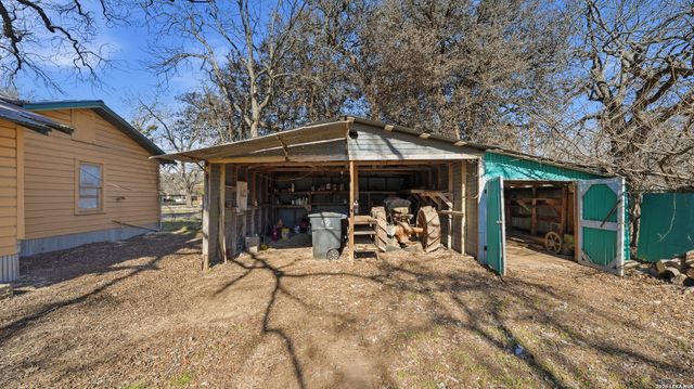 964 N Union Ave, New Braunfels, TX 78130