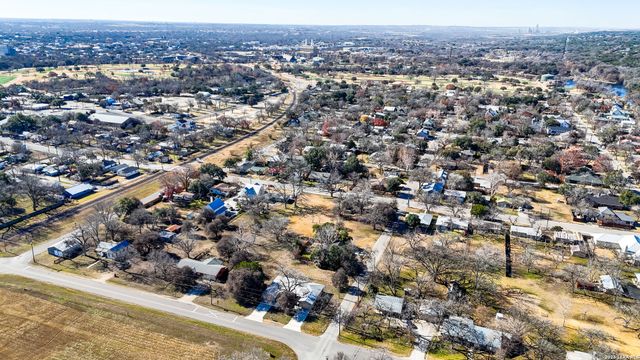 964 N Union Ave, New Braunfels, TX 78130