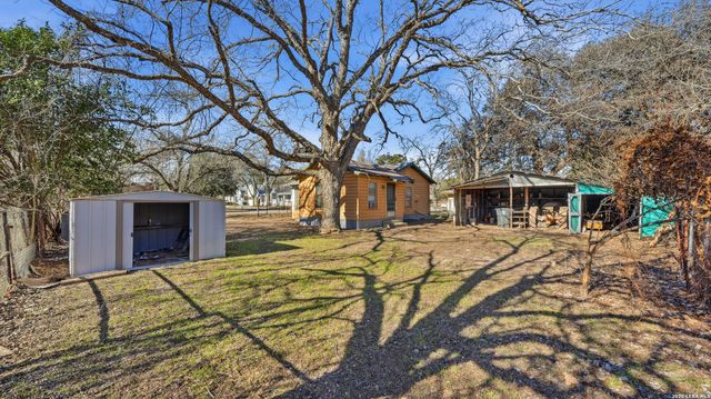 964 N Union Ave, New Braunfels, TX 78130