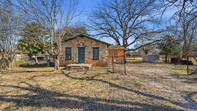 964 N Union Ave, New Braunfels, TX 78130