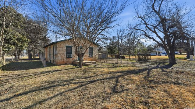 964 N Union Ave, New Braunfels, TX 78130
