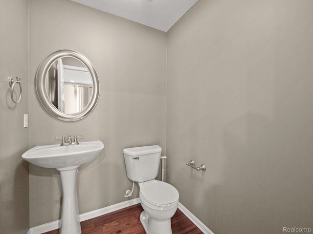 3139 CAMDEN Drive, Troy, MI 48084