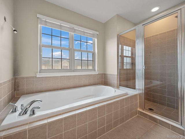 3139 CAMDEN Drive, Troy, MI 48084