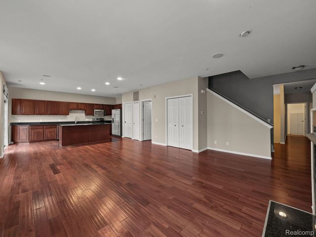3139 CAMDEN Drive, Troy, MI 48084