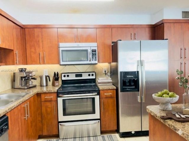 4850 SW 63rd Terrace 114, Davie, FL 33314
