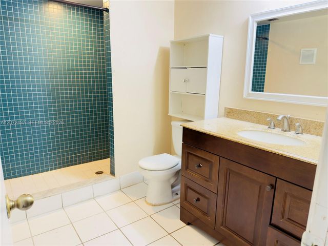 4850 SW 63rd Terrace 114, Davie, FL 33314