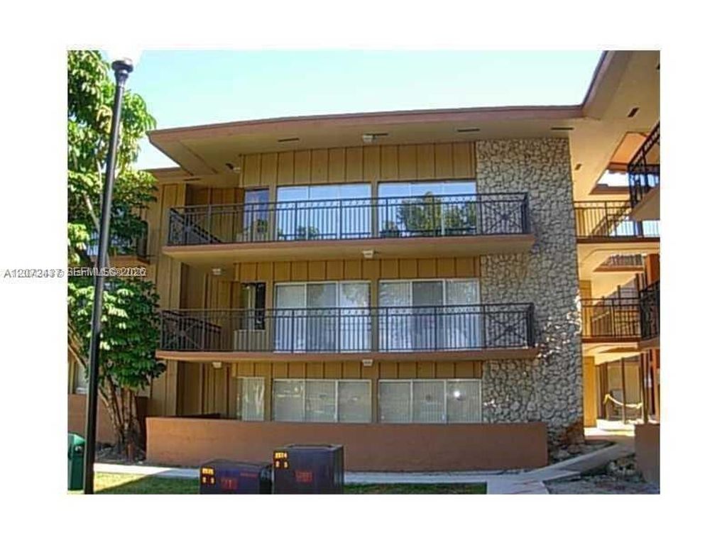 4850 SW 63rd Terrace 114, Davie, FL 33314
