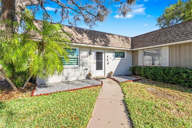 1327 GLENDALE CIRCLE W 218, Sarasota, FL 34232
