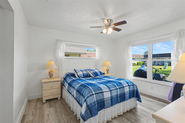 1327 GLENDALE CIRCLE W 218, Sarasota, FL 34232