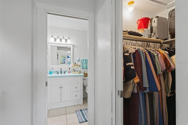 1327 GLENDALE CIRCLE W 218, Sarasota, FL 34232