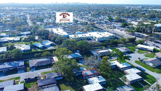 1327 GLENDALE CIRCLE W 218, Sarasota, FL 34232