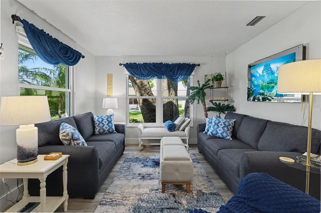 1327 GLENDALE CIRCLE W 218, Sarasota, FL 34232