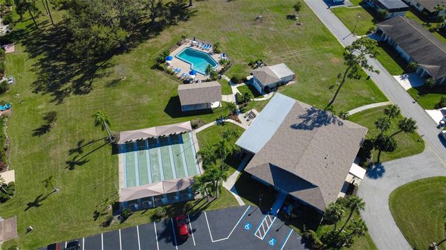 1327 GLENDALE CIRCLE W 218, Sarasota, FL 34232