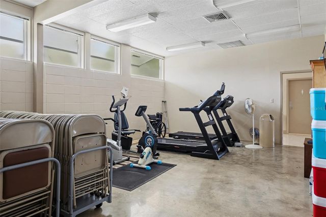 1327 GLENDALE CIRCLE W 218, Sarasota, FL 34232