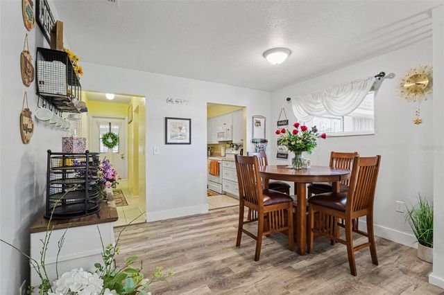 1327 GLENDALE CIRCLE W 218, Sarasota, FL 34232