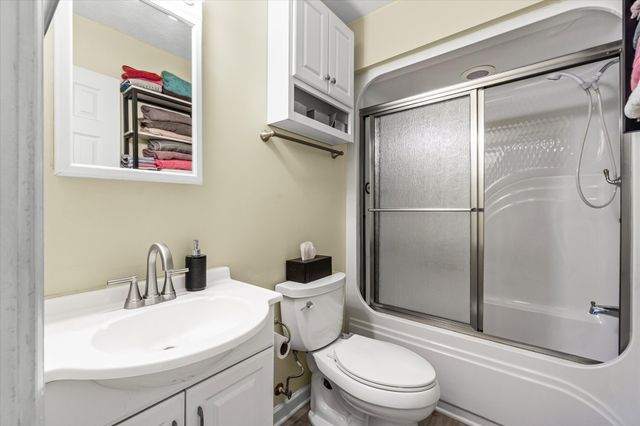 711 Chacoto Dr, Crossville, TN 38572