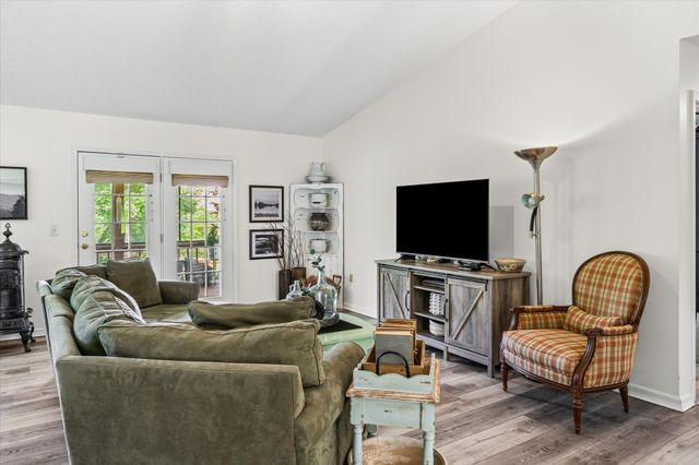 711 Chacoto Dr, Crossville, TN 38572