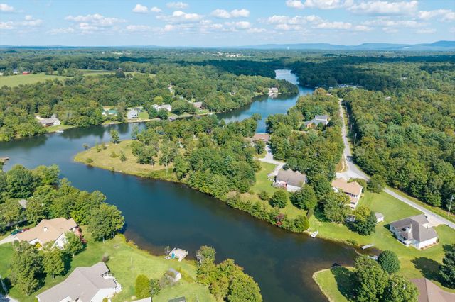 711 Chacoto Dr, Crossville, TN 38572