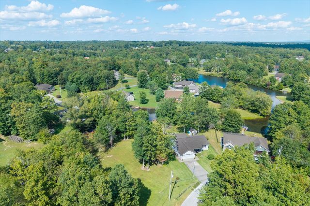 711 Chacoto Dr, Crossville, TN 38572