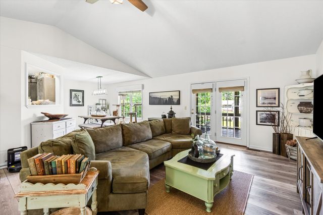 711 Chacoto Dr, Crossville, TN 38572