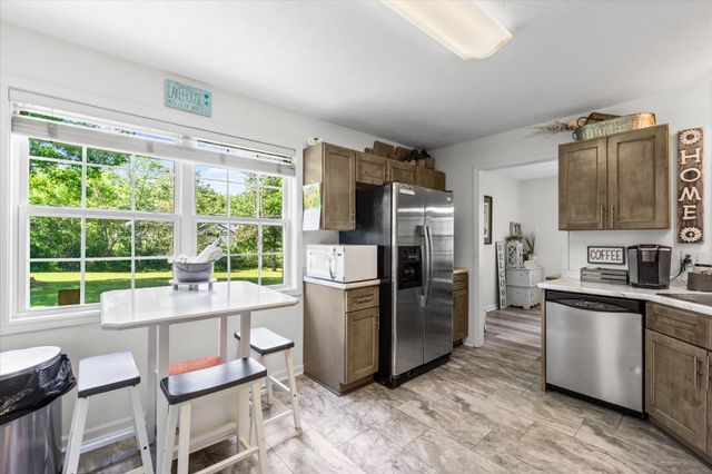 711 Chacoto Dr, Crossville, TN 38572