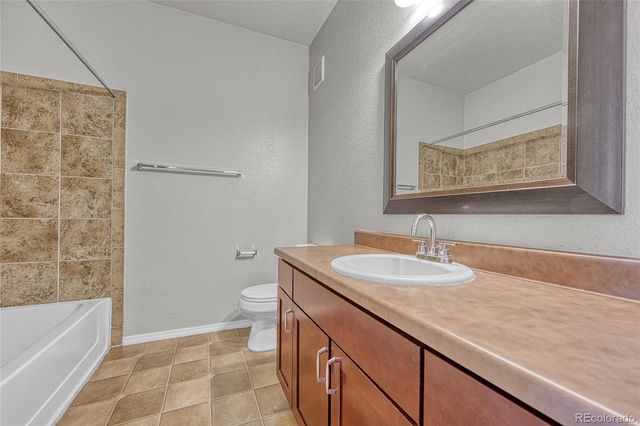 15540 Canyon Gulch Lane 210, Englewood, CO 80112