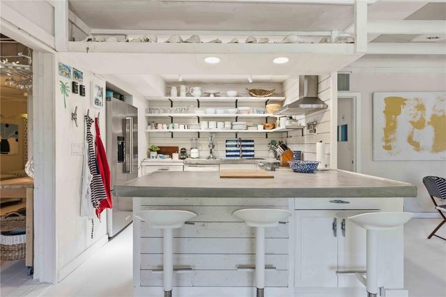 624 BAYSHORE ROAD, Nokomis, FL 34275