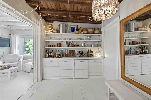 624 BAYSHORE ROAD, Nokomis, FL 34275