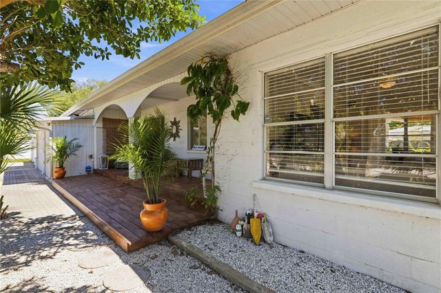 624 BAYSHORE ROAD, Nokomis, FL 34275