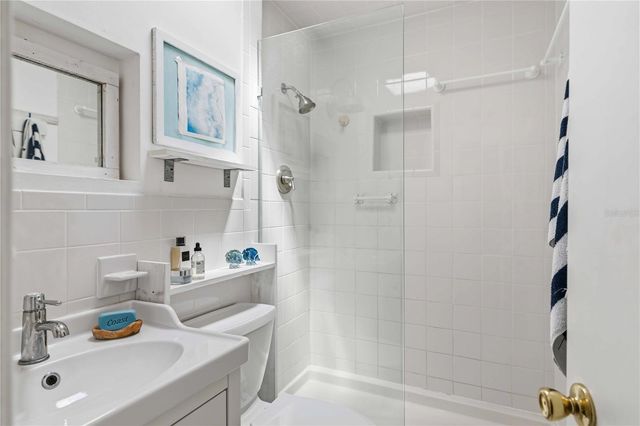 624 BAYSHORE ROAD, Nokomis, FL 34275