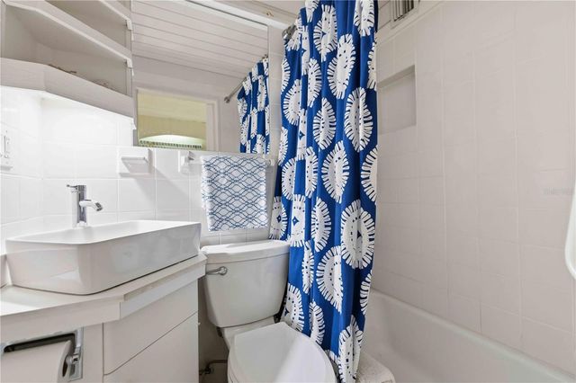 624 BAYSHORE ROAD, Nokomis, FL 34275