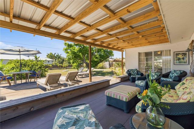 624 BAYSHORE ROAD, Nokomis, FL 34275