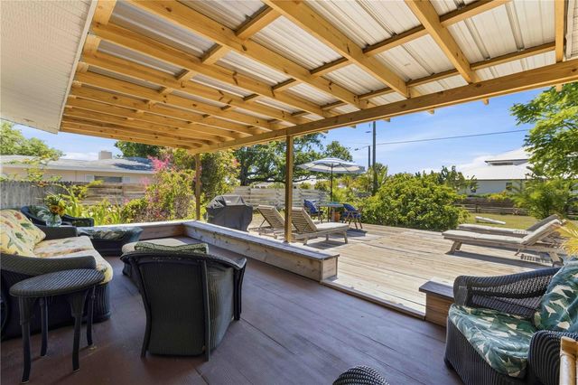 624 BAYSHORE ROAD, Nokomis, FL 34275