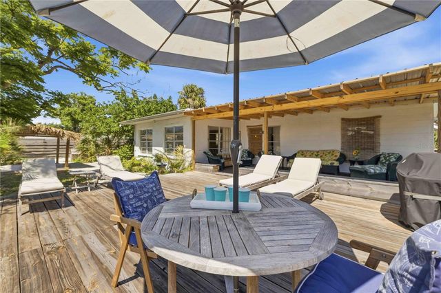 624 BAYSHORE ROAD, Nokomis, FL 34275