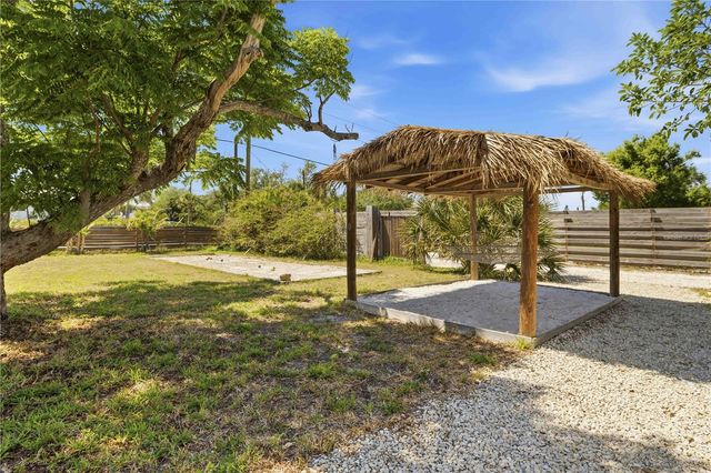 624 BAYSHORE ROAD, Nokomis, FL 34275