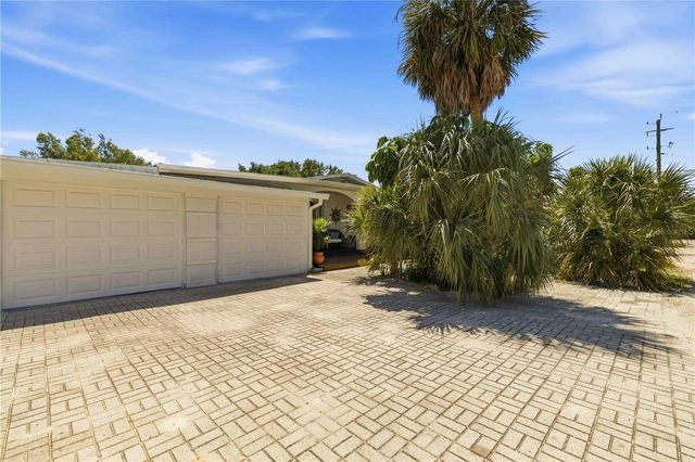 624 BAYSHORE ROAD, Nokomis, FL 34275