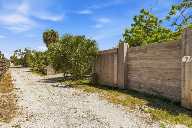 624 BAYSHORE ROAD, Nokomis, FL 34275