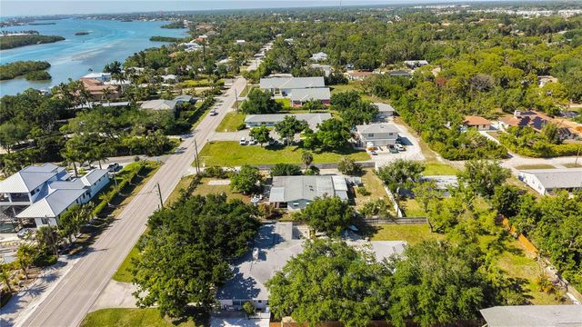 624 BAYSHORE ROAD, Nokomis, FL 34275