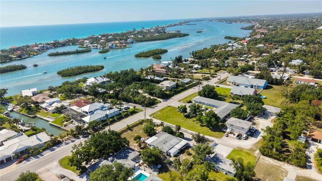 624 BAYSHORE ROAD, Nokomis, FL 34275